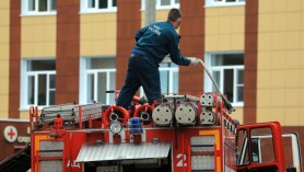 Tragedie în Rusia. Şapte morţi, nouă daţi dispăruţi în urma unui incendiu la o fabrică de praf de puşcă